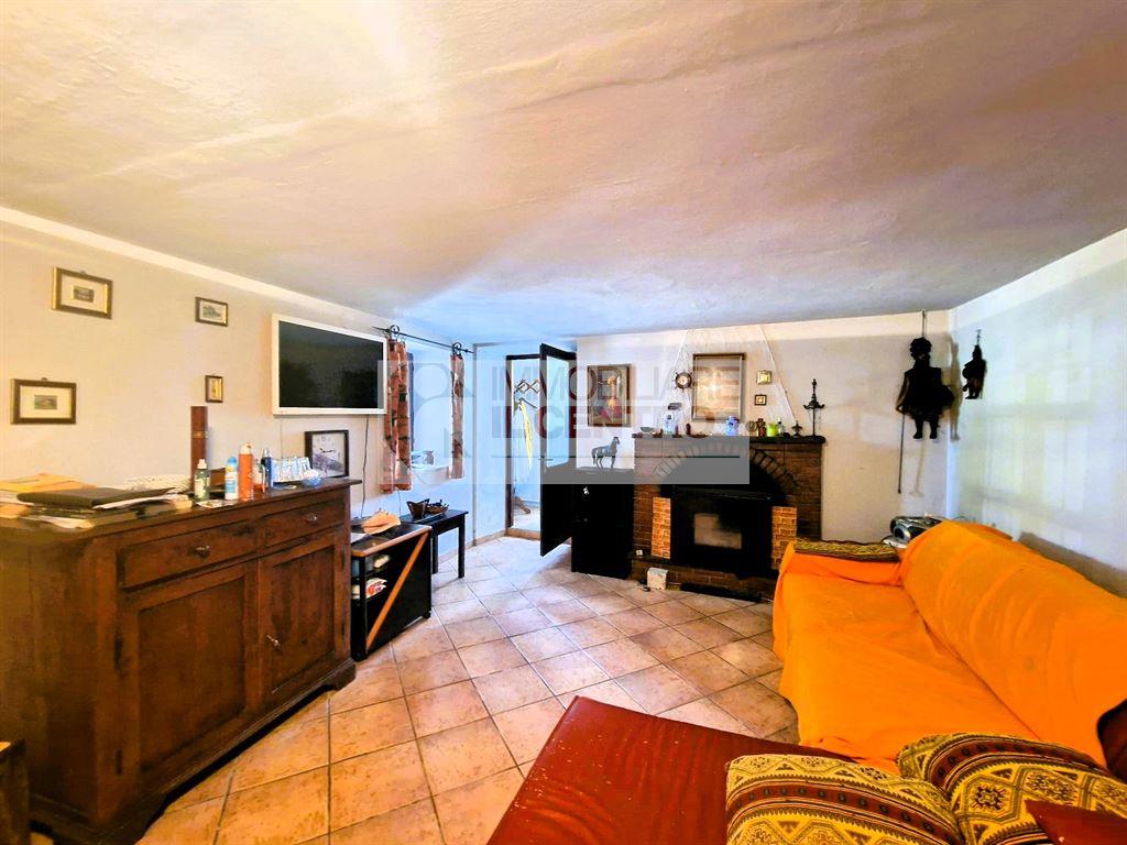 Semindipendente su tre livelli con terreno