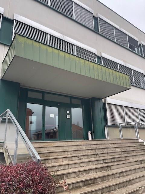 AFFITTASI UFFICIO 700 MQ + MAGAZZINO 300 MQ A CASALECCHIO DI RENO