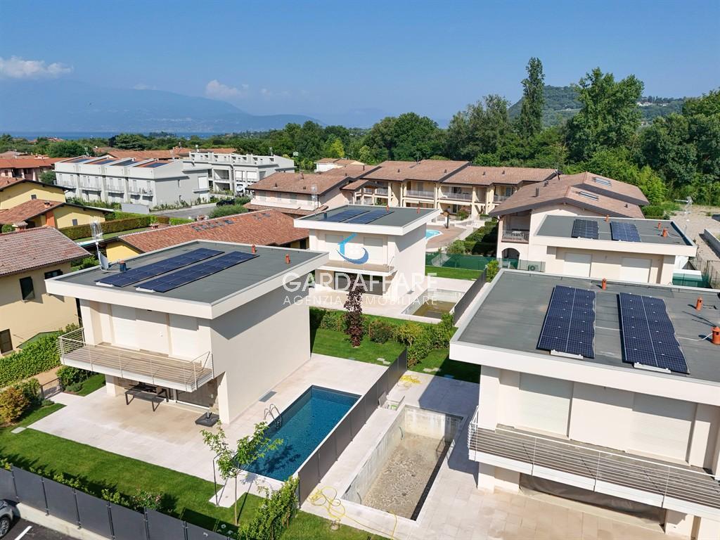 NUOVISSIME VILLE SINGOLE A 100MT DAL LAGO
