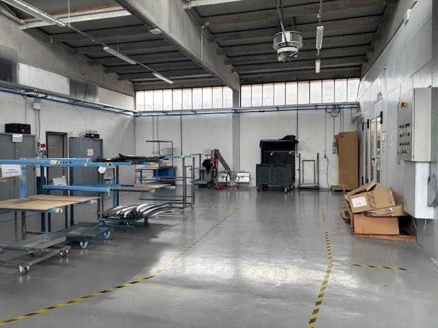 Zola Predosa (BO), Zona industriale - Vendesi capannone indipendente a reddito