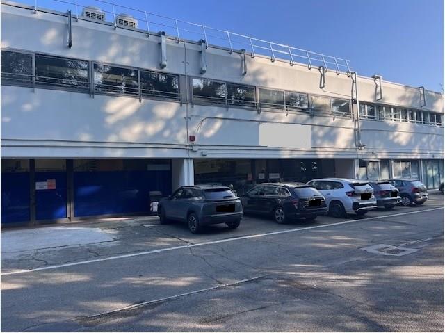 Funo Centergross (BO) - Affittasi capannone