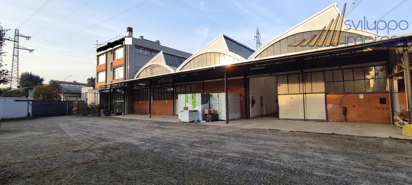 CAPANNONE IN VENDITA A COLOGNO MONZESE
