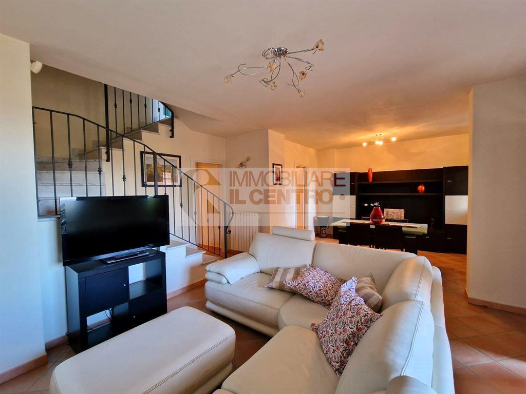 Semindipendende terratetto con giardino