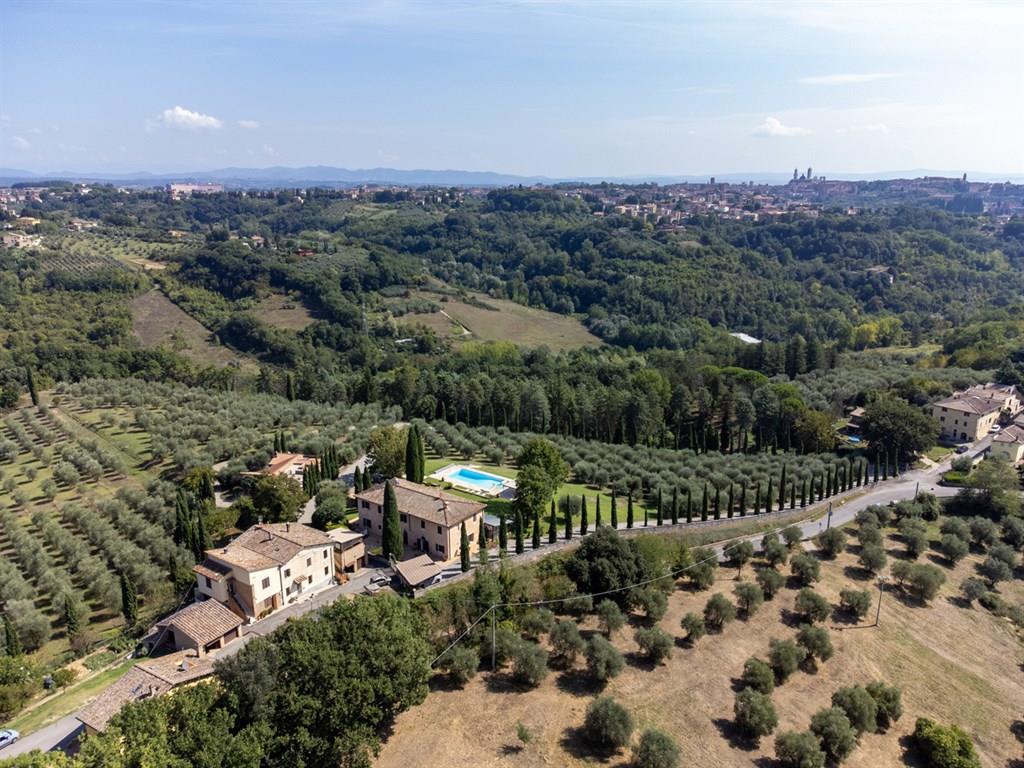 SIENA. Villa di 500 mq con parco