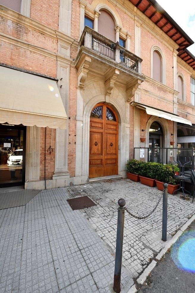 Siena. San Prospero. Elegante e prestigioso ufficio in fabbricato Liberty