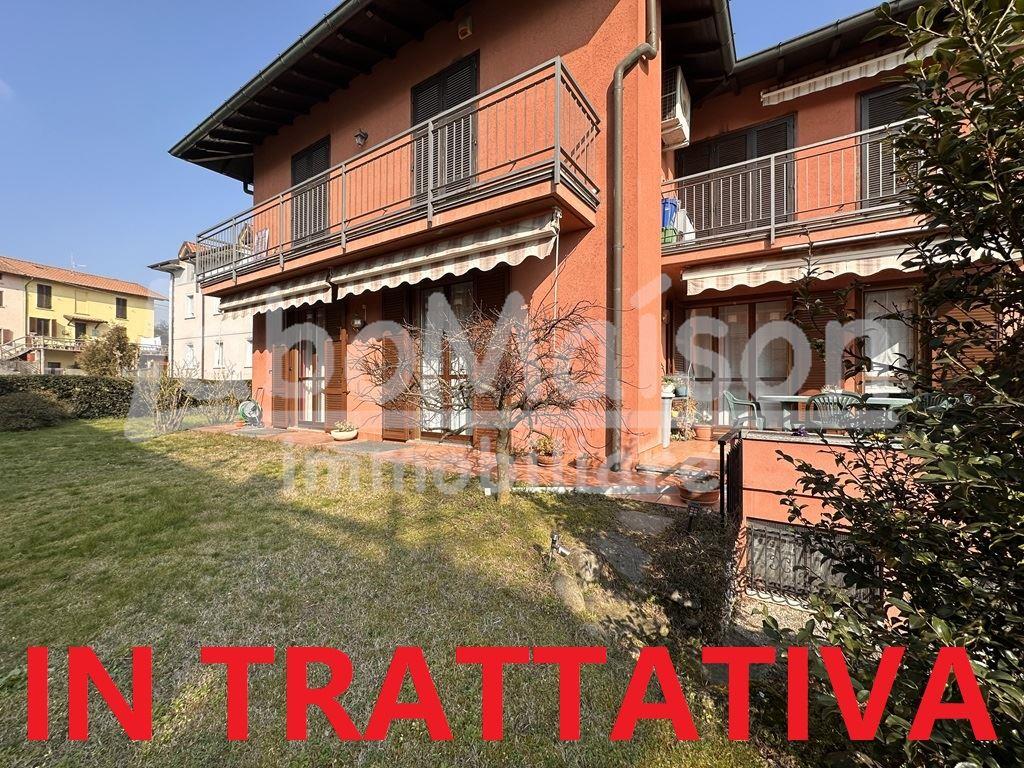 BIANDRONNO trilocale con giardino