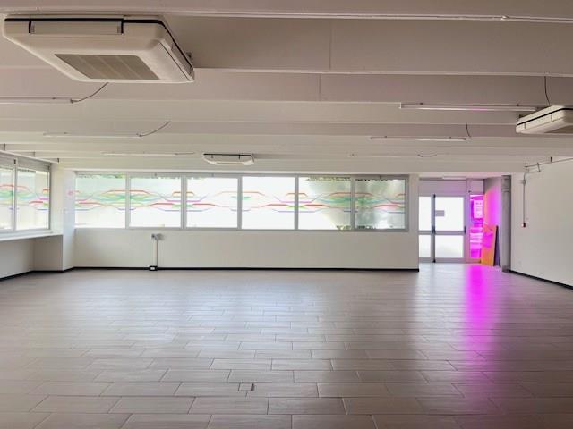 Funo Centergross (BO) - Affittasi ufficio con ingresso indipendente