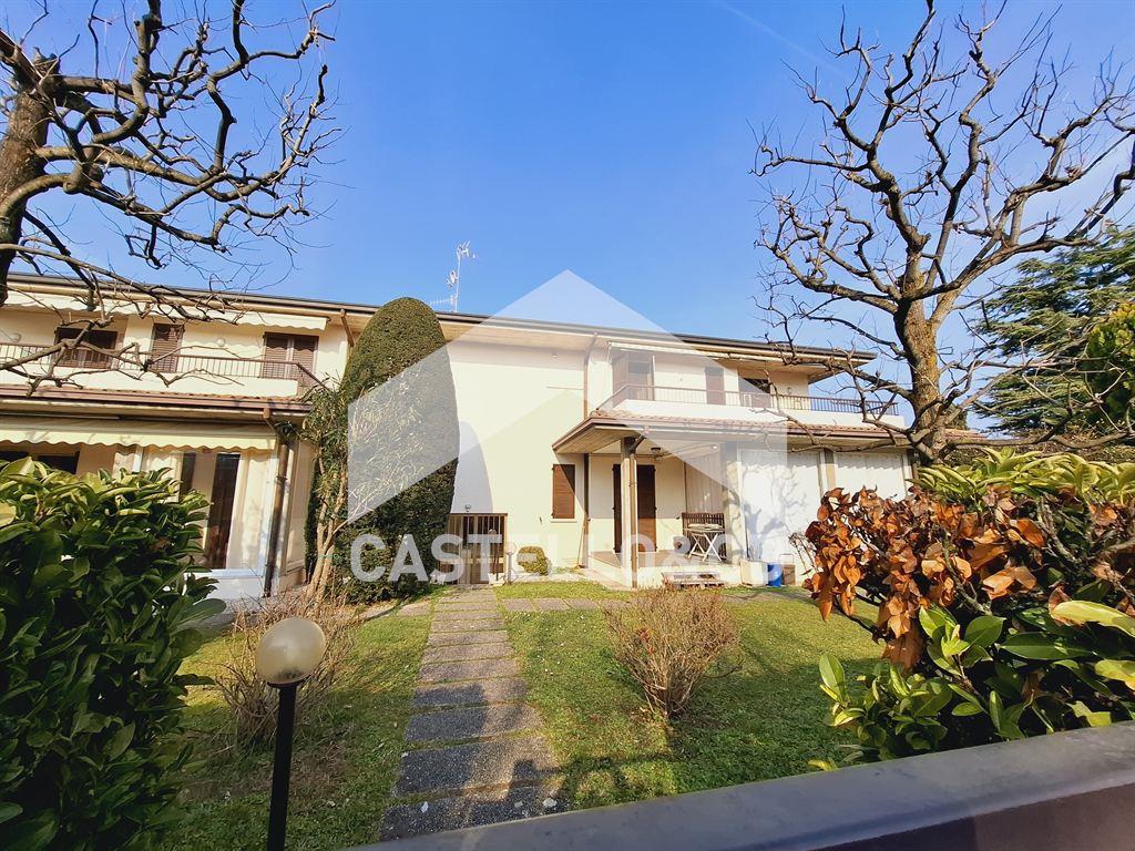 Grazioso bilocale balcone e box doppio