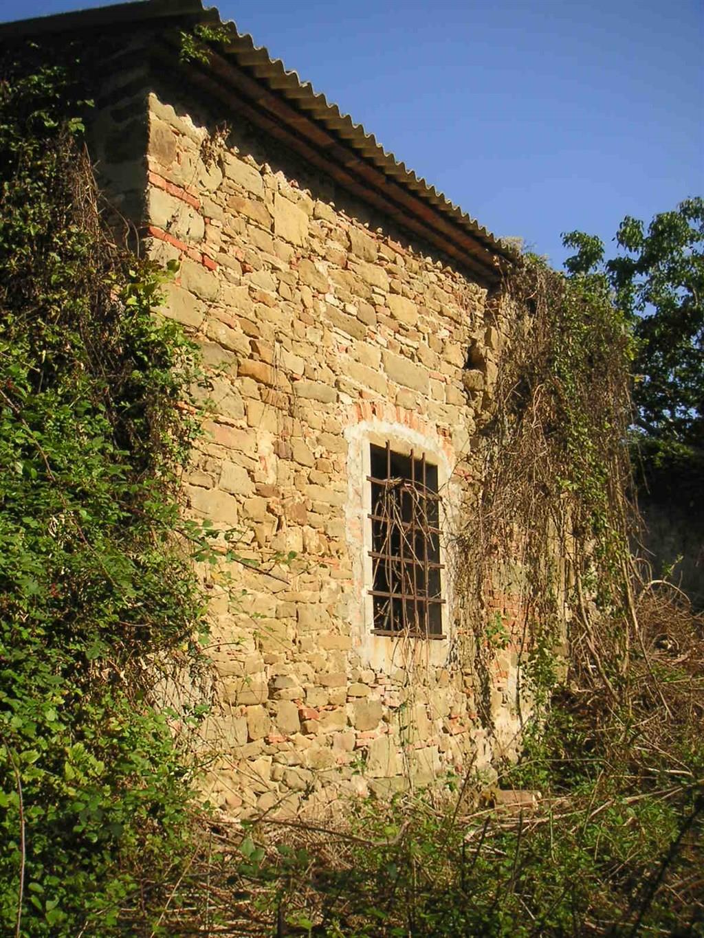 VENDESI COLONICA DA RESTAURARE  IN VICCHIO LOCALITA' VIGNALE