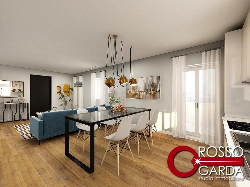 Prestigioso Appartamento con GRANDE TERRAZZA DI 55 mq e  Torretta panoramica in vendita in centro a Desenzano del Garda