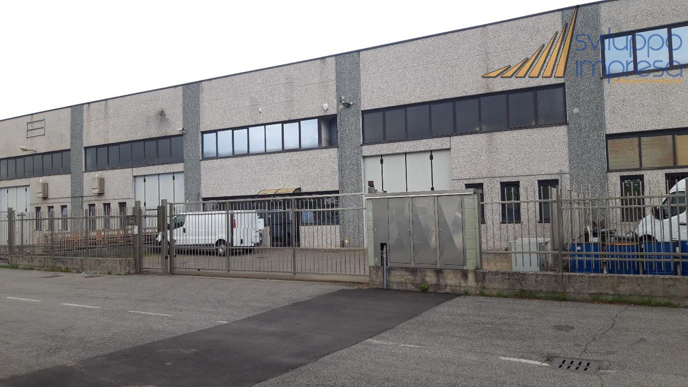 CAPANNONE INDUSTRIALE IN VENDITA A GESSATE