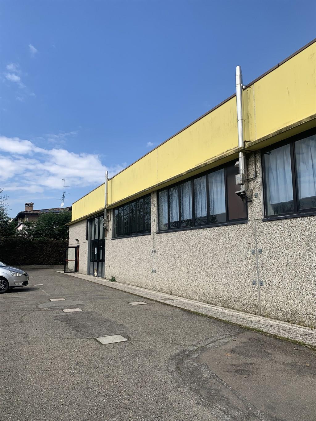 Crevalcore (BO) - Vendesi capannone commerciale indipendente a reddito