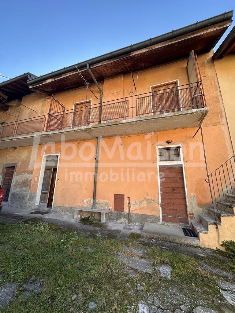 BARDELLO porzione in corte