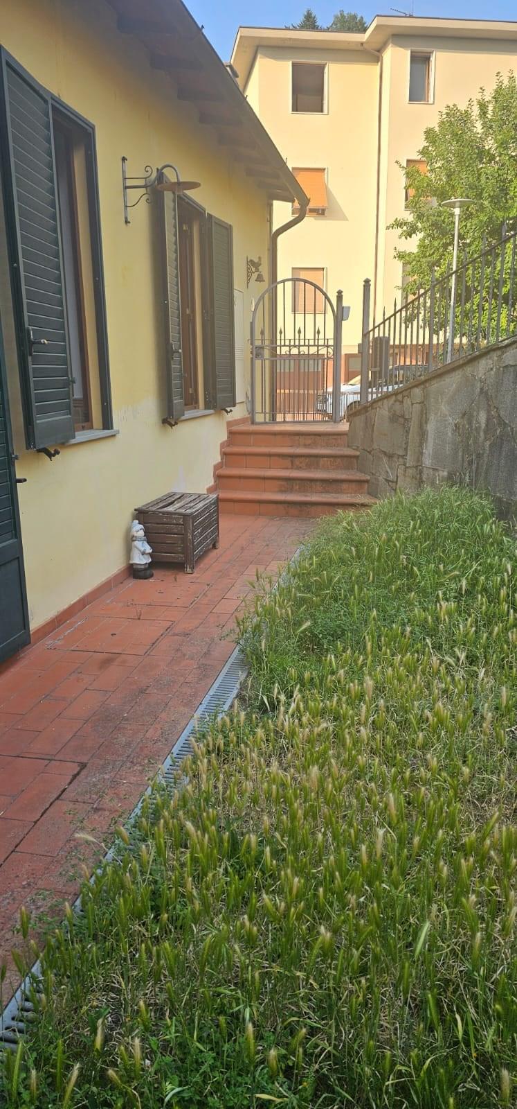 VENDESI AMPIO QUADRILOCALE A TOSI
