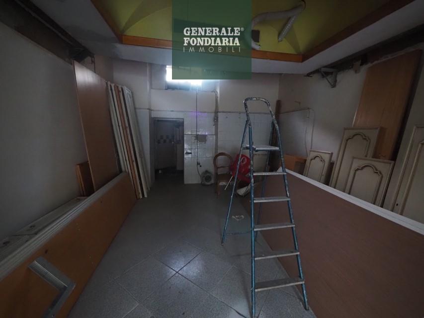 Fondo commerciale in affitto, La Spezia