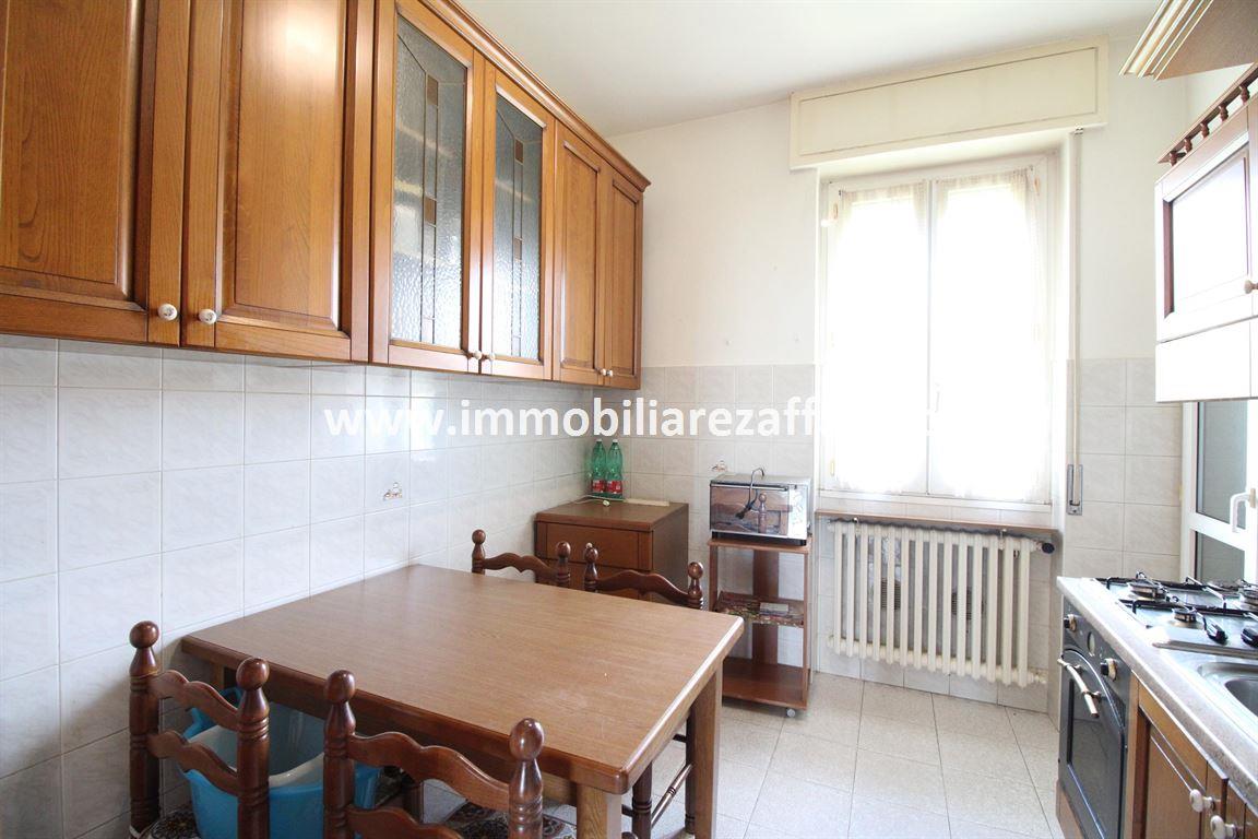 Quadrilocale all’ultimo piano con box – Canegrate, zona Il Gigante