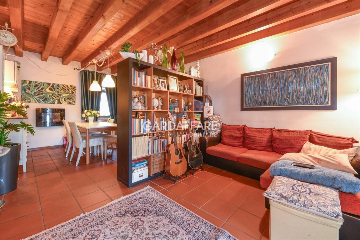 Trilocale piano terra in residence con piscina !