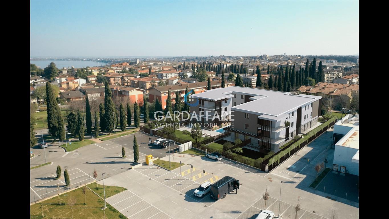 Nuovo Quadrilocale con giardino privato a due passi dal Centro di Desenzano !