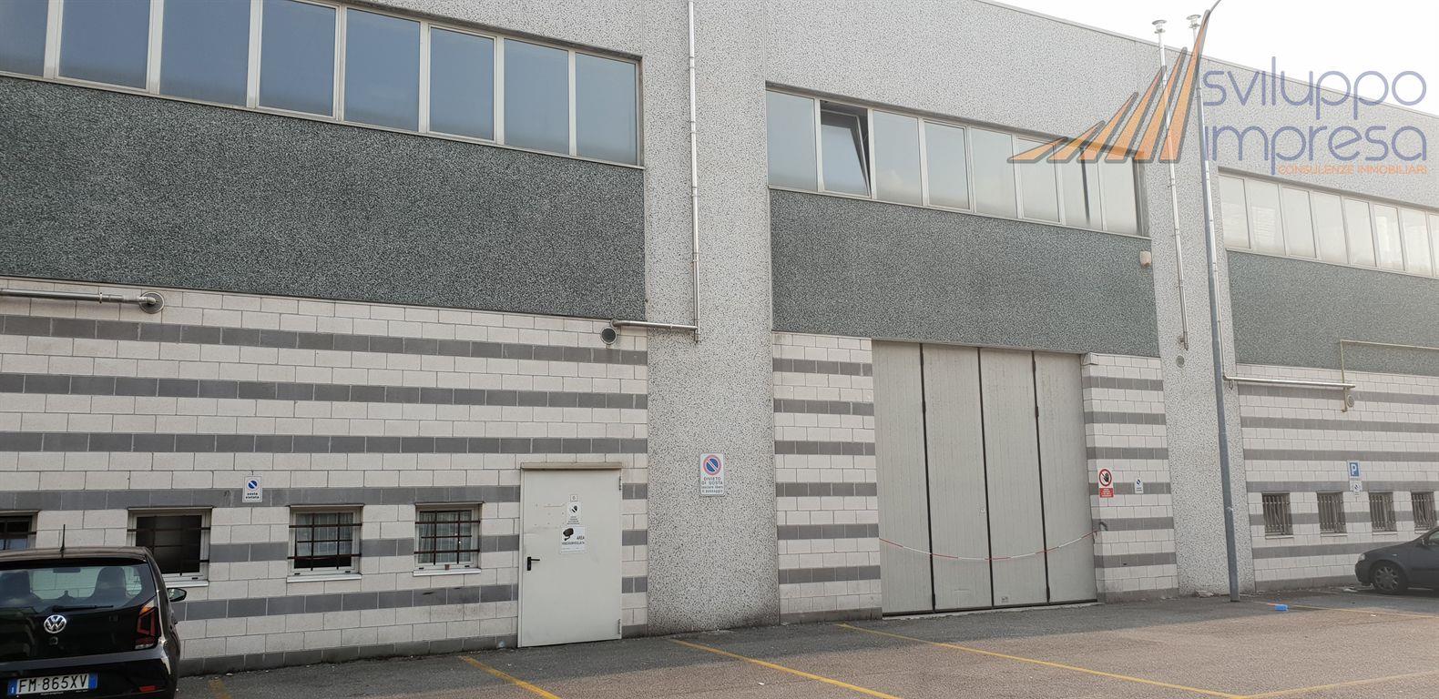 CAPANNONE CON UFFICI IN AFFITTO A DESIO