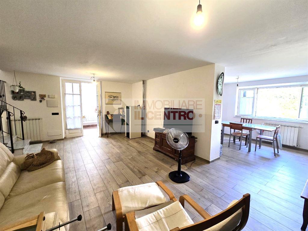 Semindipendente con corte esterna