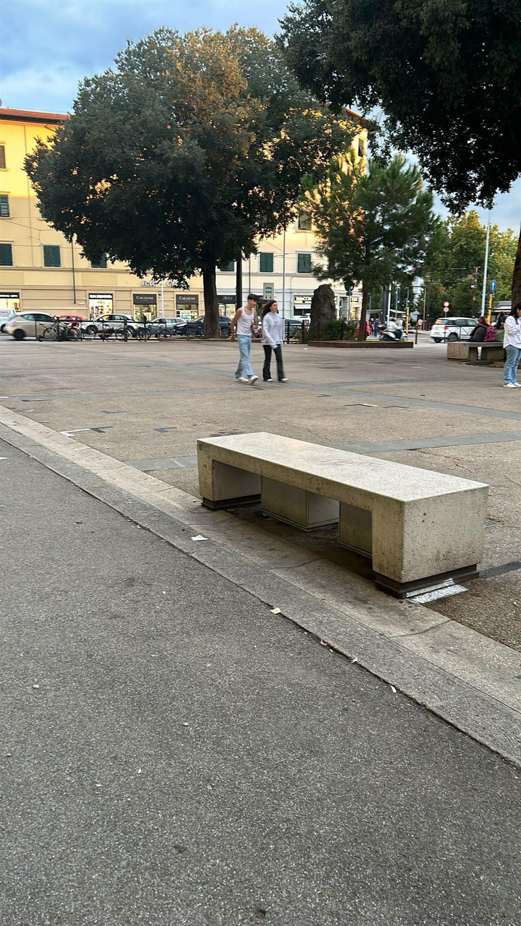 PIAZZA DALMAZIA VENDESI ATTIVITA'