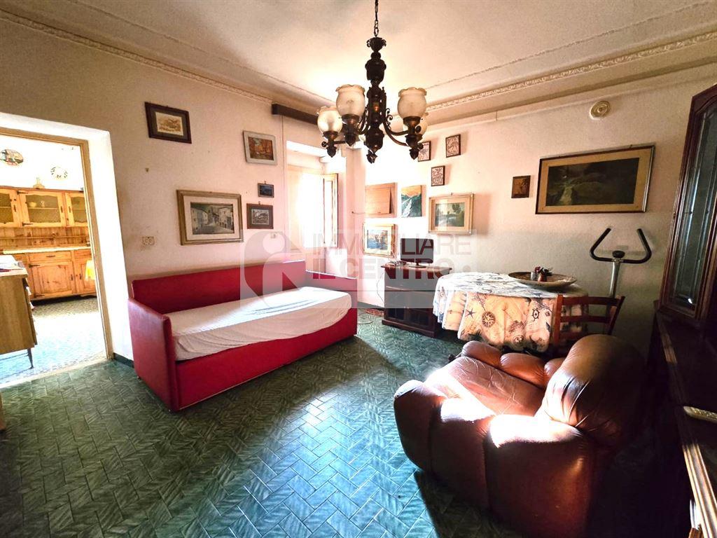 Trilocale al piano terra con corte