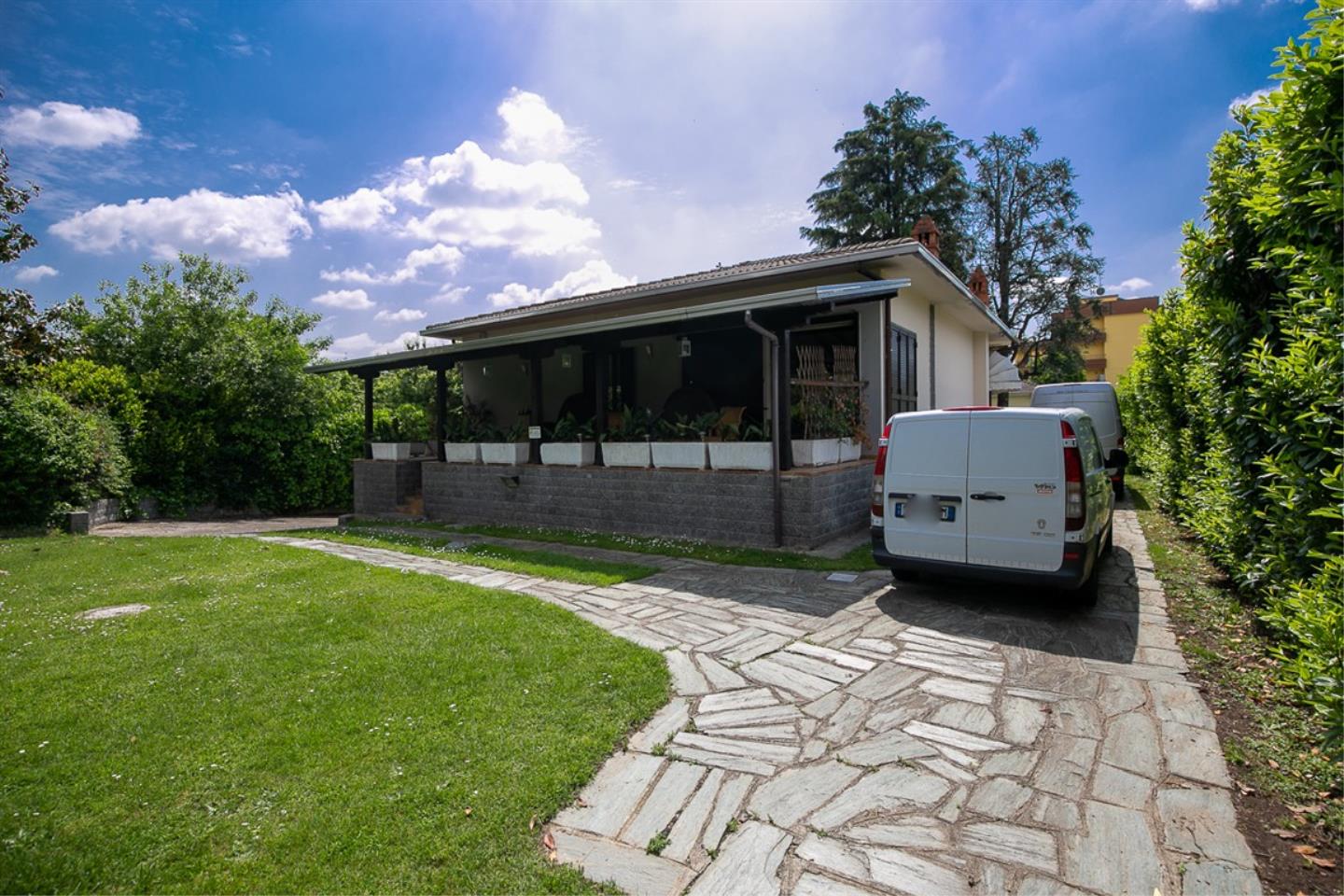 Villa bifamiliare in Vendita Solaro