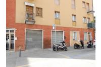 Zona Corticella-Via Delle Fonti: locale commerciale con bagno