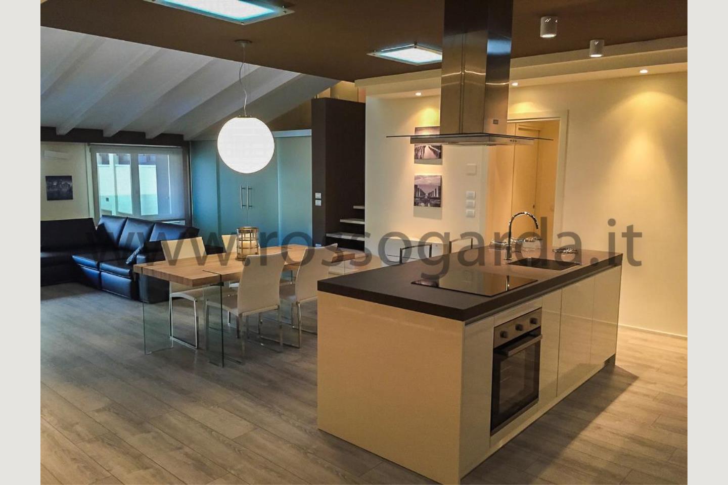 cucina ad isola loft in vendita a Desenzano