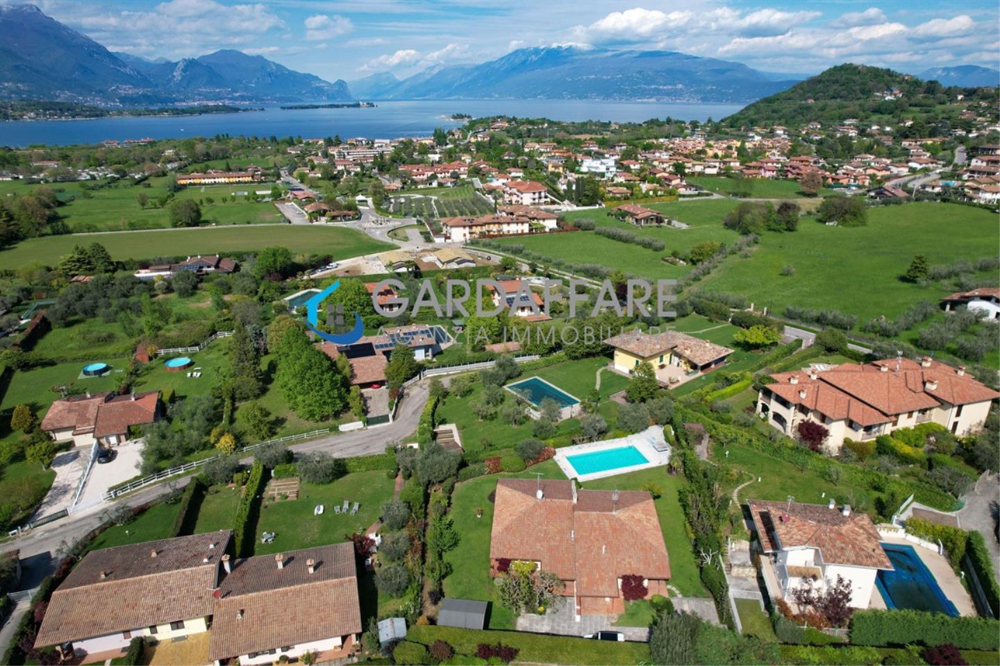 Villa bifamiliare in Vendita Manerba del Garda