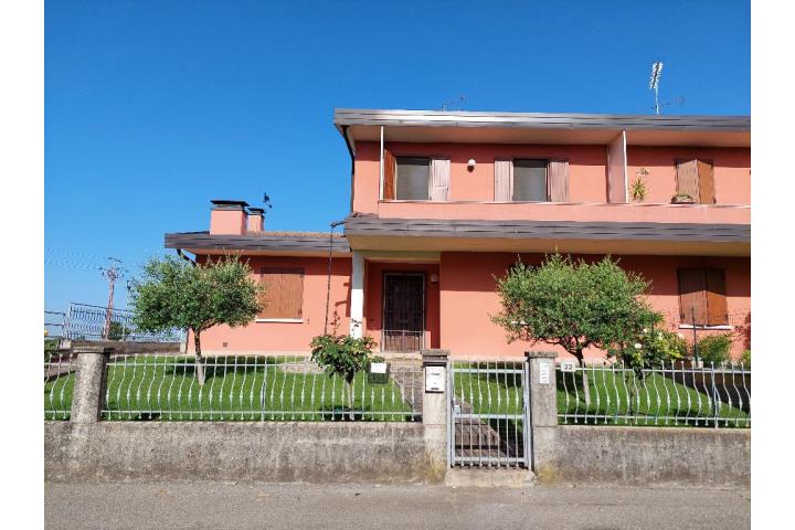 Villa bifamiliare in Vendita Lonato del Garda