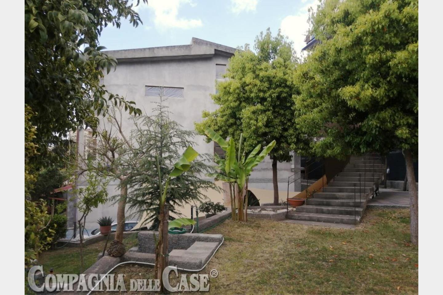 Villa trifamiliare in Vendita Simeri Crichi