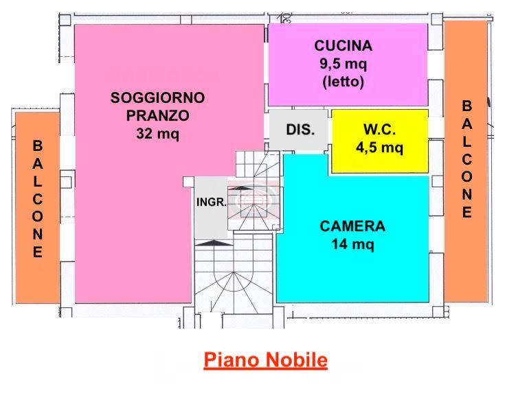 Vendita di un appartamento in ottimo stato a Cesena, con tre camere da letto, quattro bagni, cucina abitabile, giardino privato, balcone, garage e ingresso indipendente
