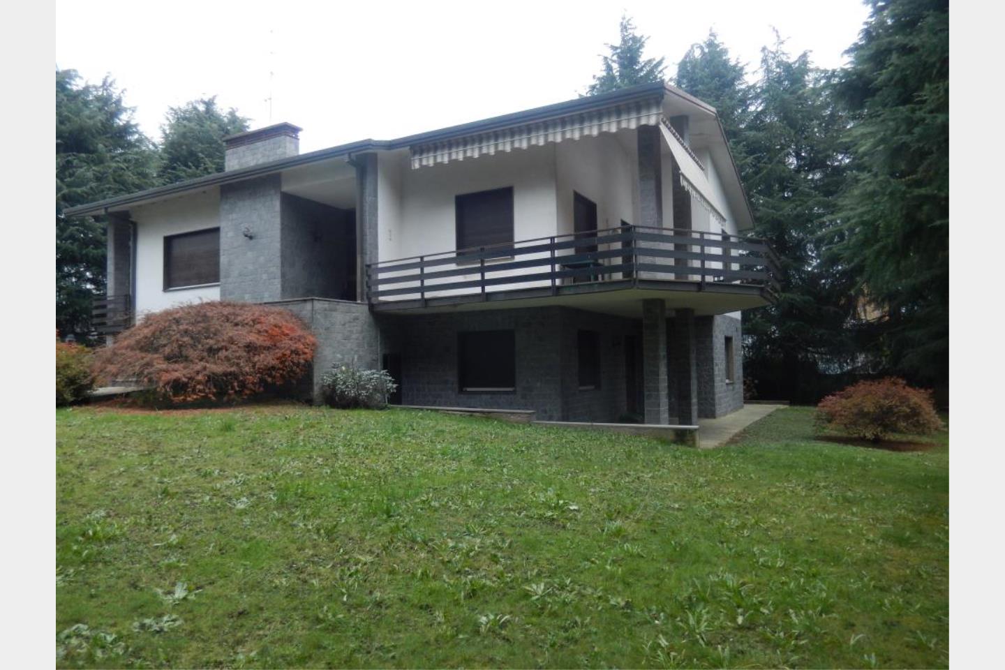 Villa in Vendita Bulgarograsso