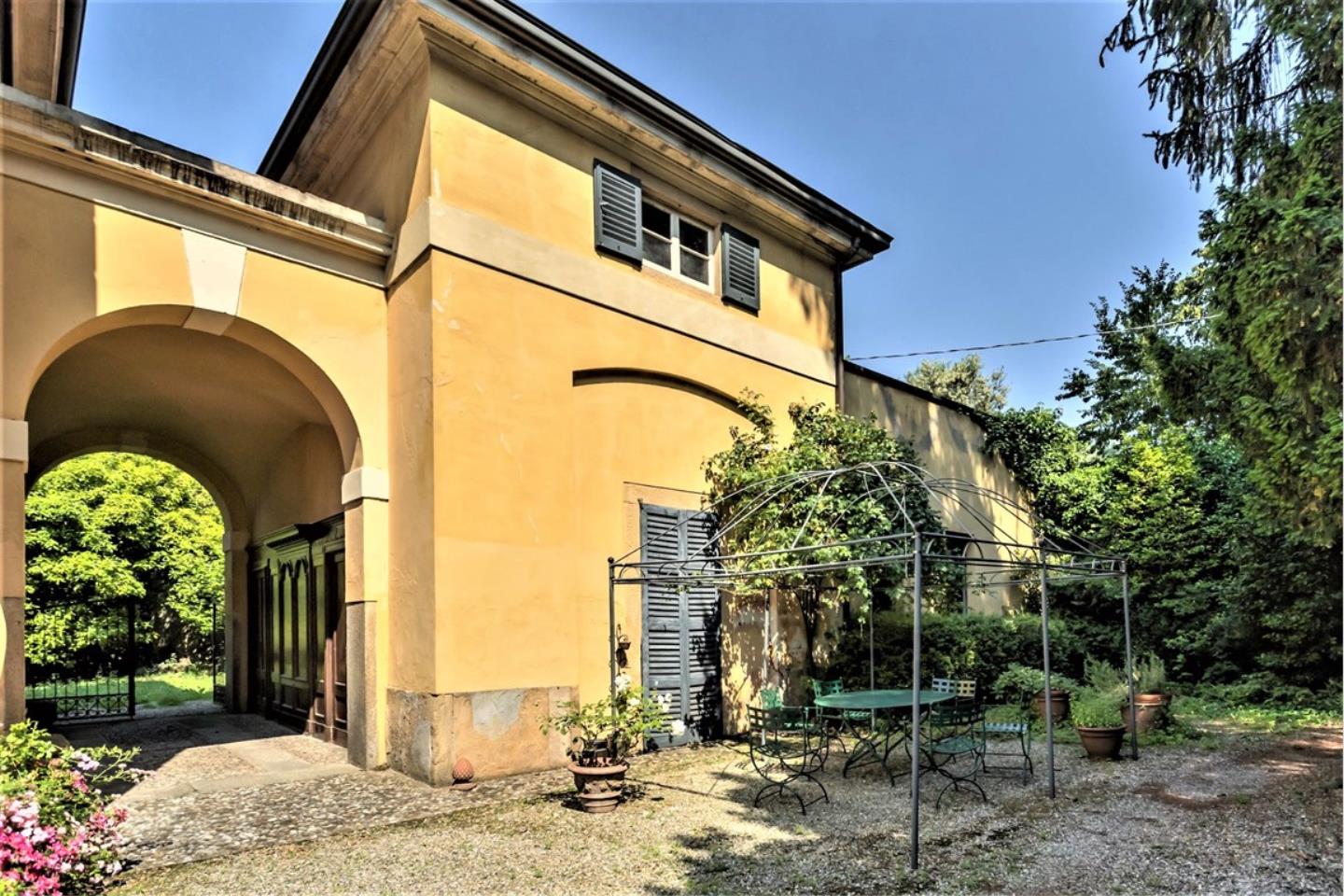 Villa in Vendita Besana in Brianza