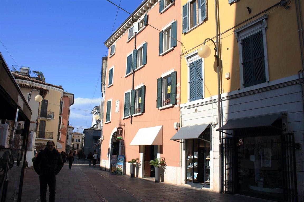 Bilocale in centro storico a Desenzano del Garda