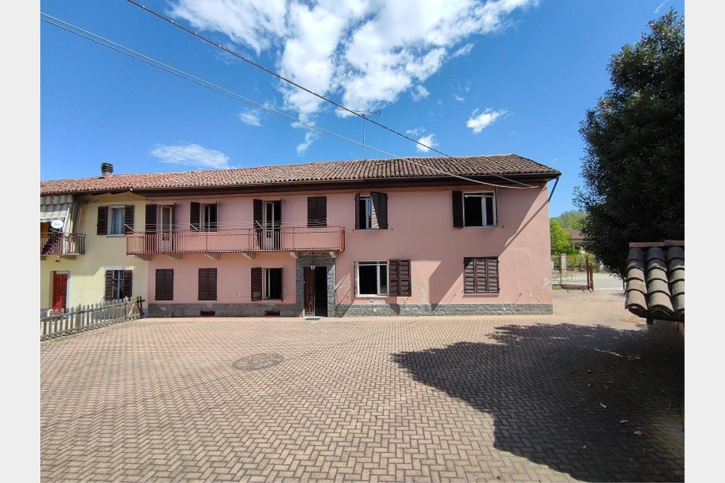 Villa bifamiliare in Vendita Asti
